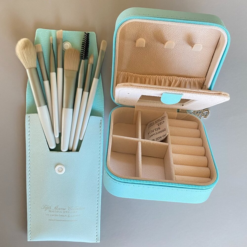 FAC Travel Jewelry Case & Makeup Brushes NEW​​